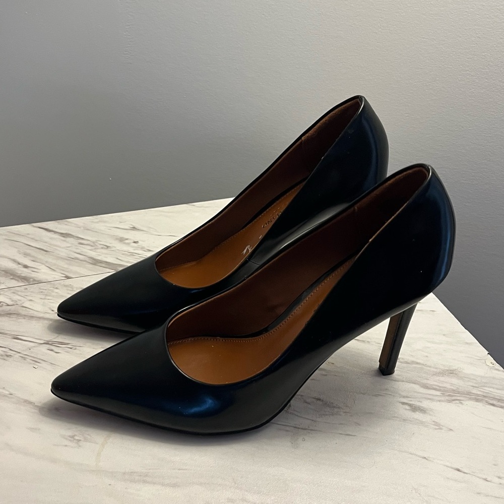 SOLD Classic black heels